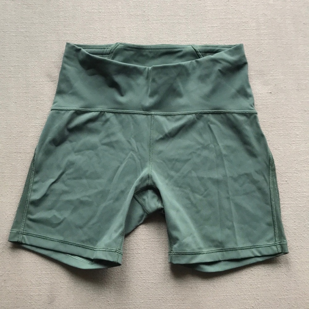 Lululemon train times short in olive green
